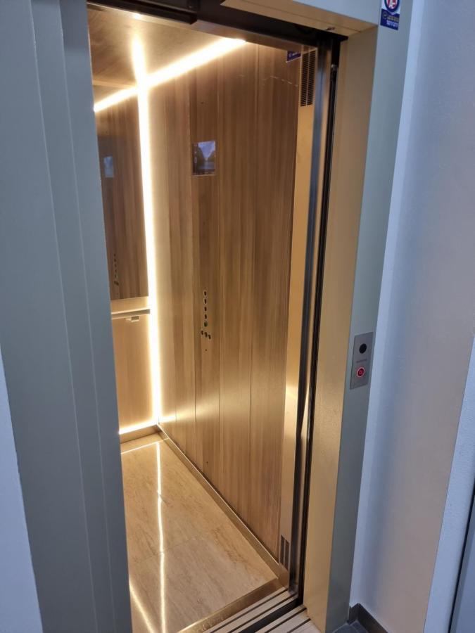 Apartamentos Elemar Free Luggage Storage مالقة المظهر الخارجي الصورة